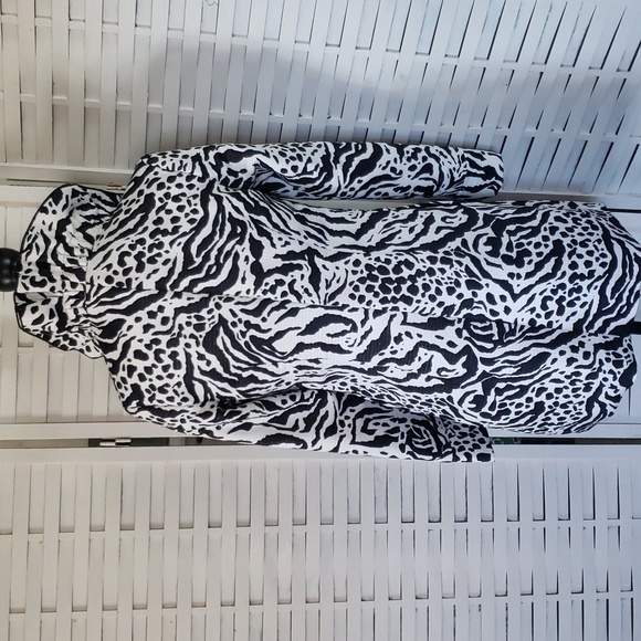 Samuel Dong white and black full zip ruffle collar long coat/jacket size XS - Picture 5 of 8